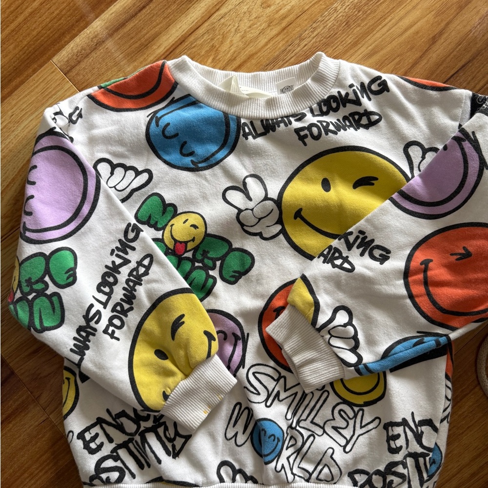 Rare Smiley world Colorful Graphic Print sweater boys / girls